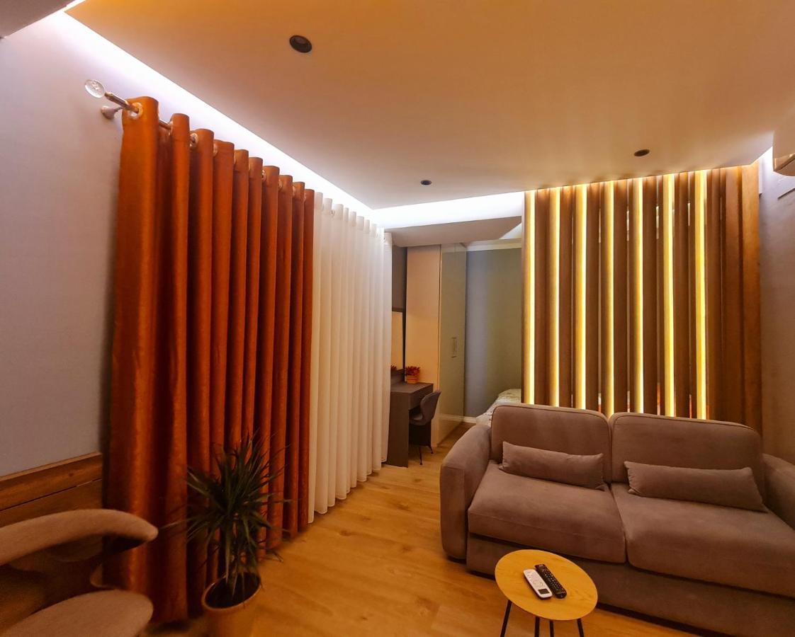 Sunny Apartment - Blloku Tirana, Near Lake Eksteriør billede